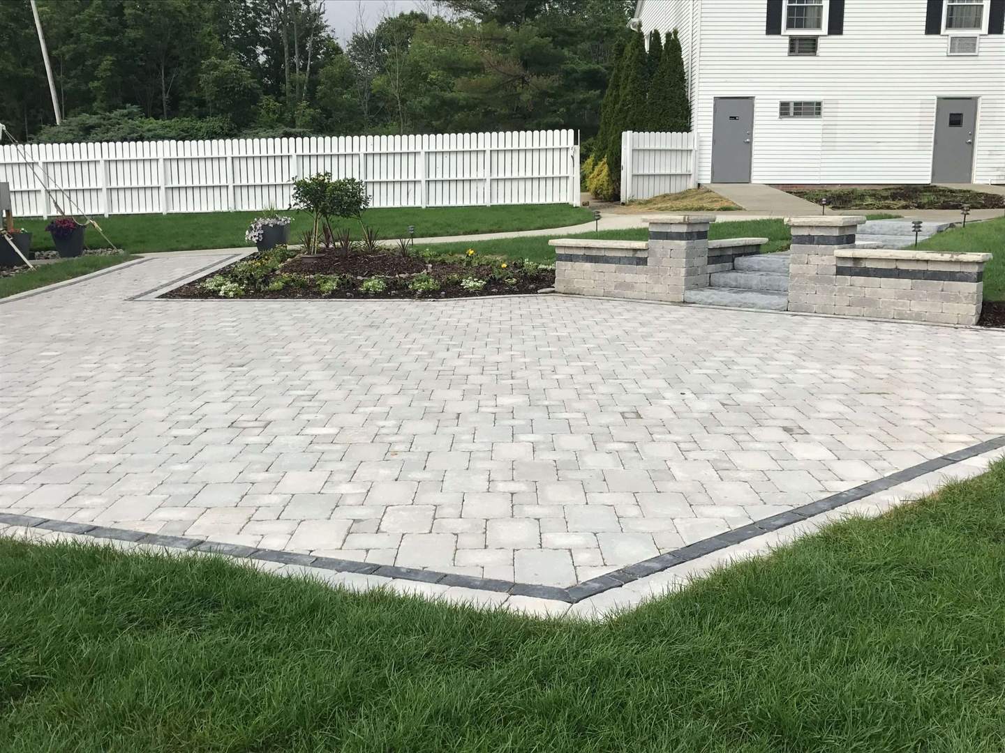 Outdoor Living Spaces 24 Scaled